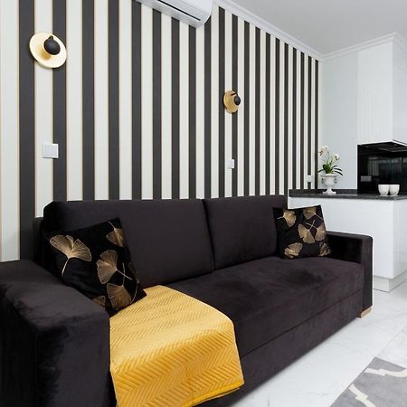Mennica Residence - City Center Apartments By Noclegi Renters Varsavia Esterno foto