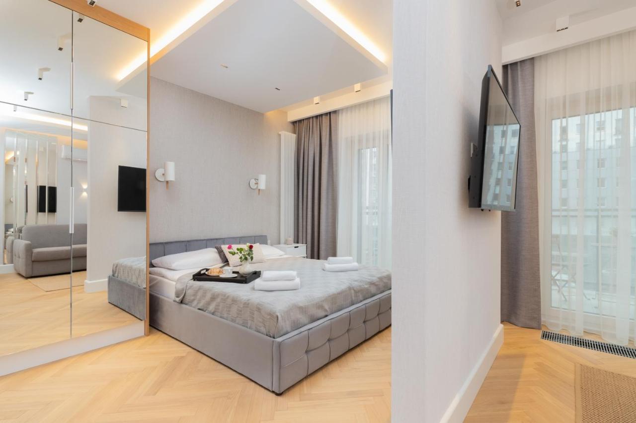 Mennica Residence - City Center Apartments By Noclegi Renters Varsavia Esterno foto