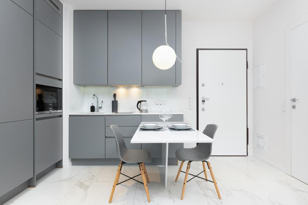 Mennica Residence - City Center Apartments By Noclegi Renters Varsavia Esterno foto