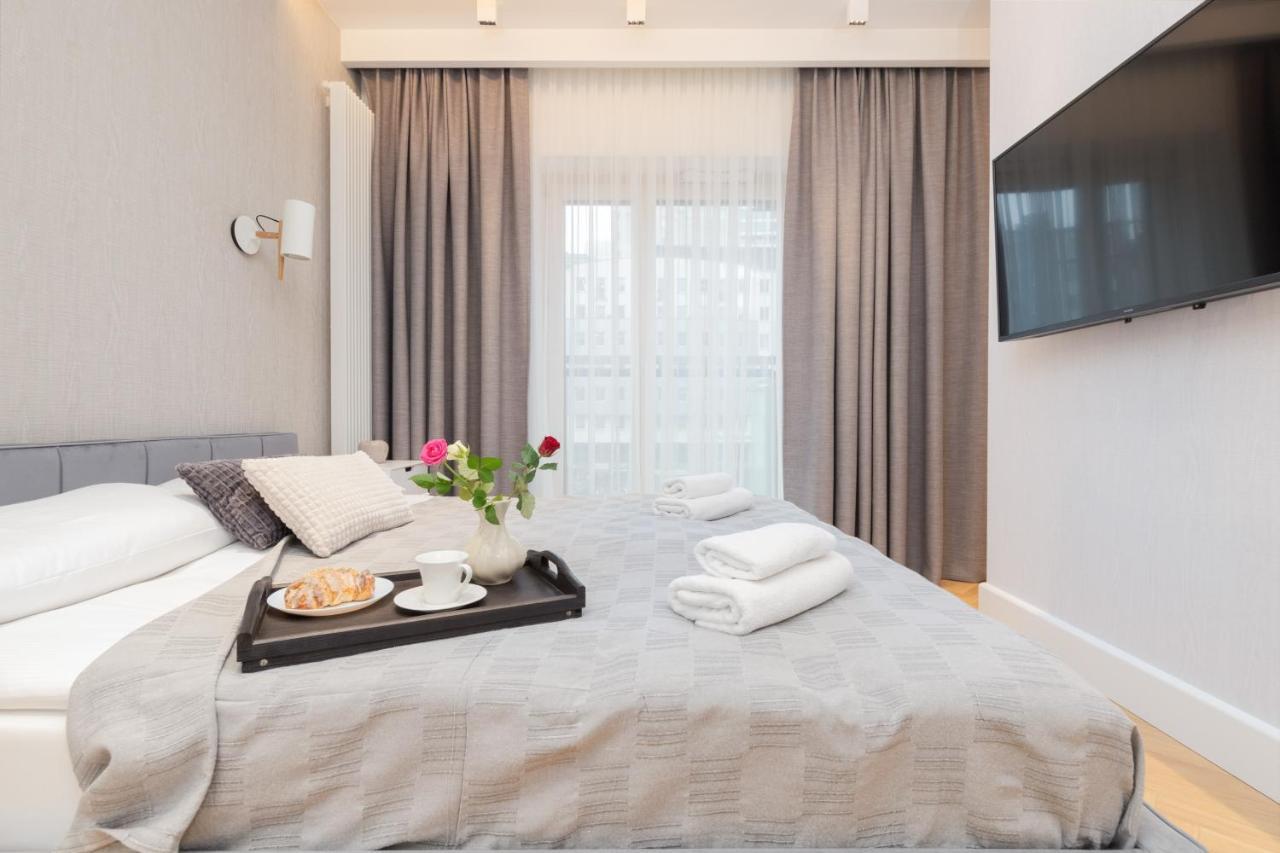 Mennica Residence - City Center Apartments By Noclegi Renters Varsavia Esterno foto