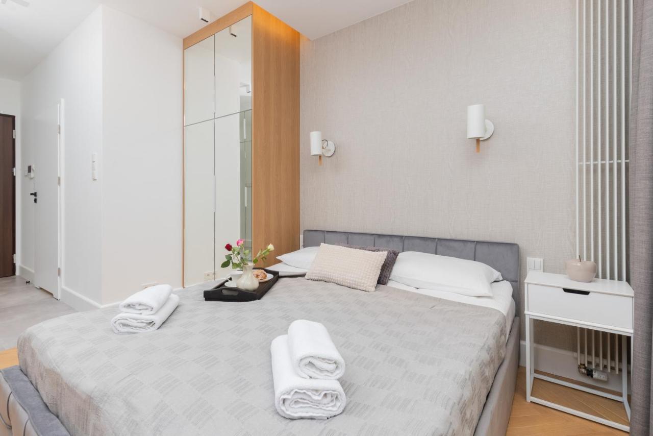 Mennica Residence - City Center Apartments By Noclegi Renters Varsavia Esterno foto