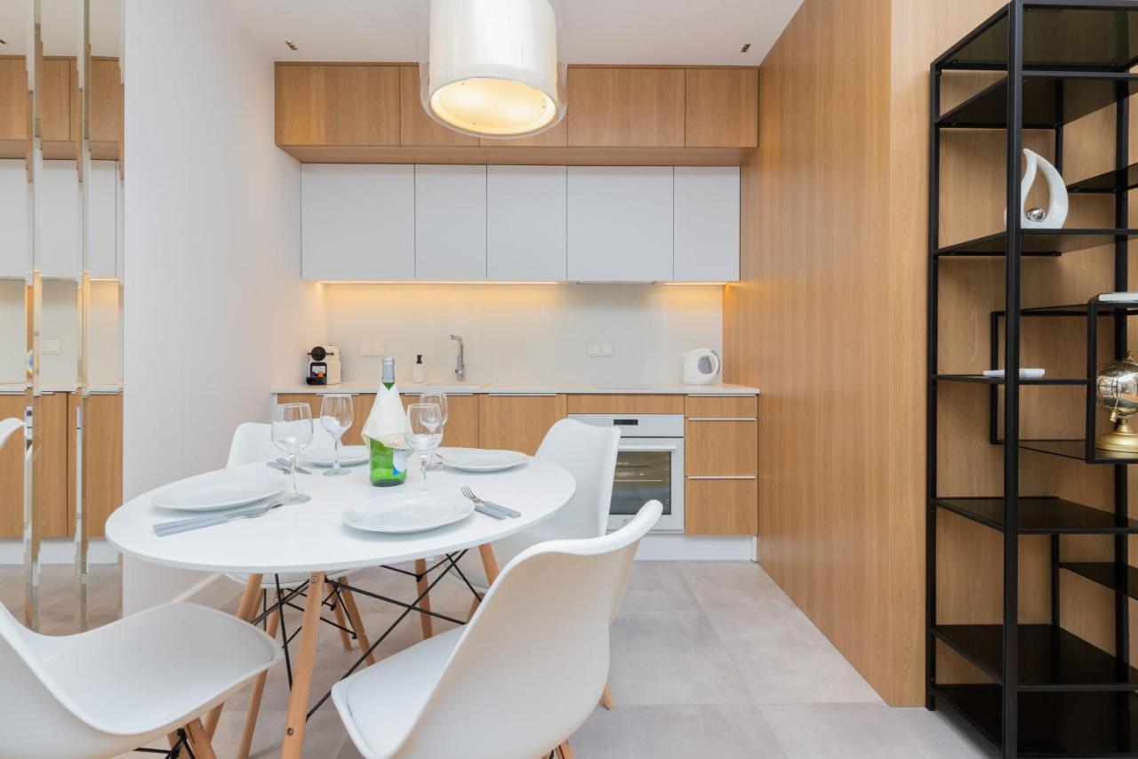Mennica Residence - City Center Apartments By Noclegi Renters Varsavia Esterno foto