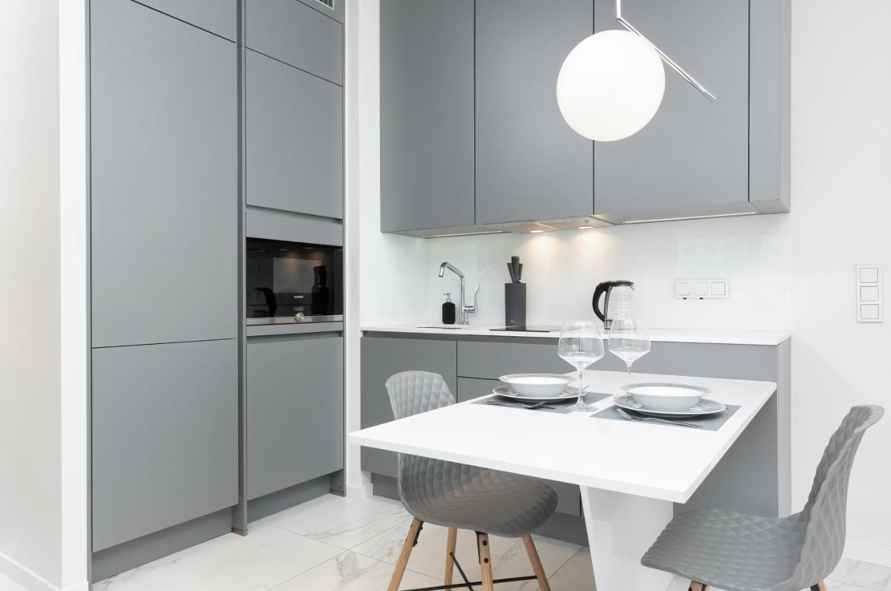 Mennica Residence - City Center Apartments By Noclegi Renters Varsavia Esterno foto