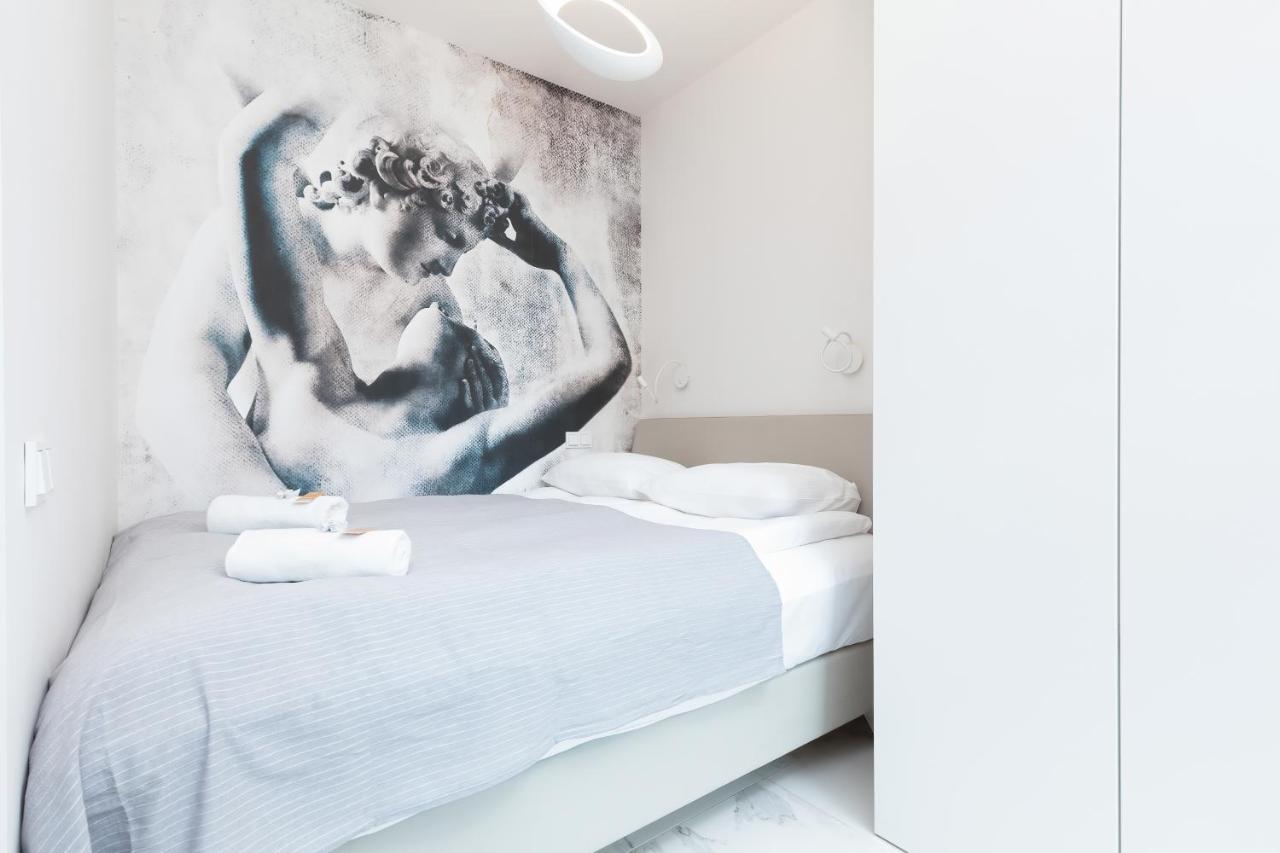 Mennica Residence - City Center Apartments By Noclegi Renters Varsavia Esterno foto