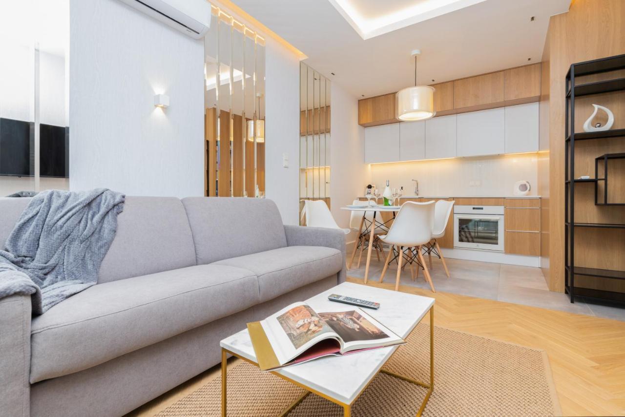 Mennica Residence - City Center Apartments By Noclegi Renters Varsavia Esterno foto