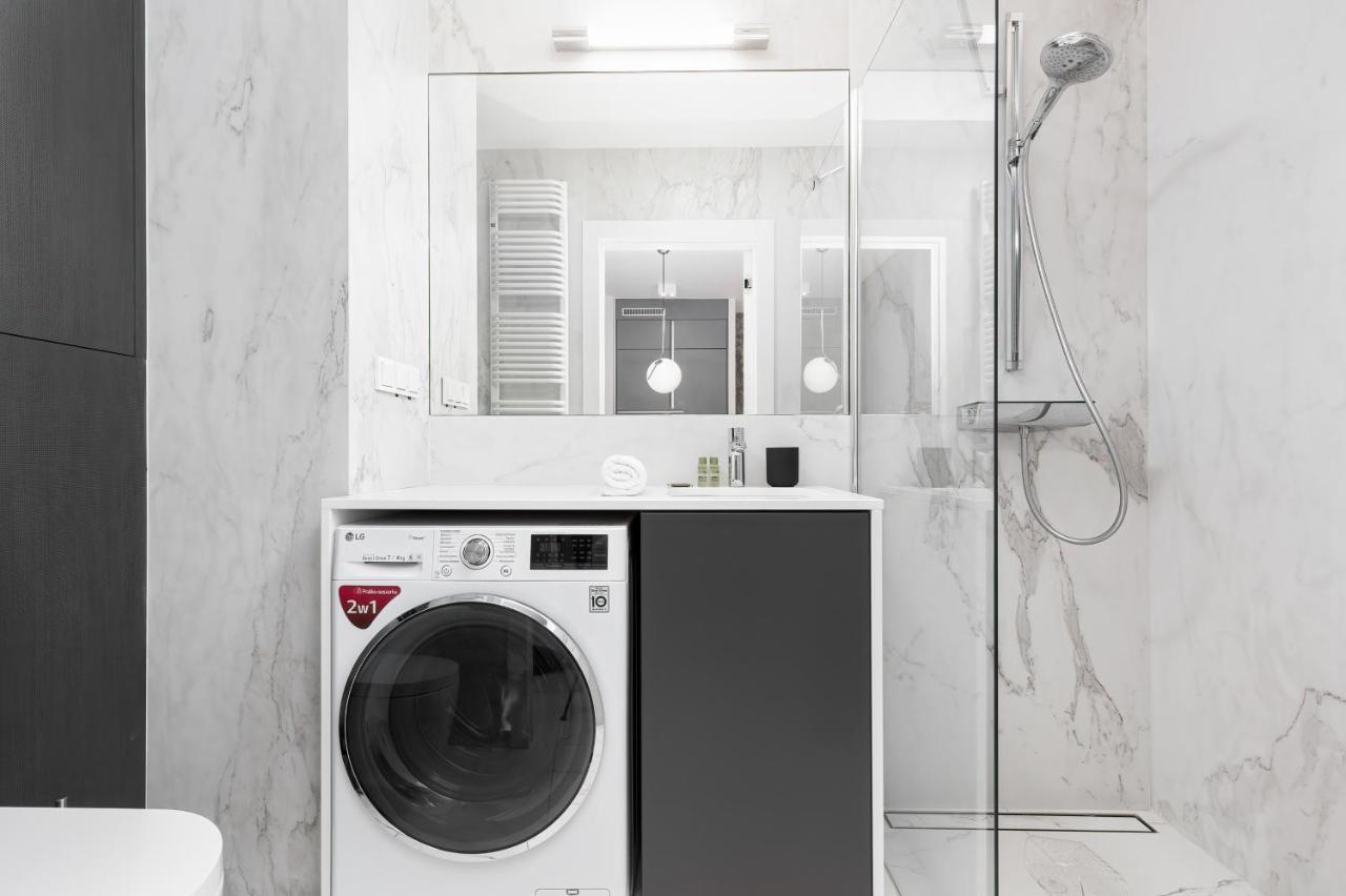 Mennica Residence - City Center Apartments By Noclegi Renters Varsavia Esterno foto