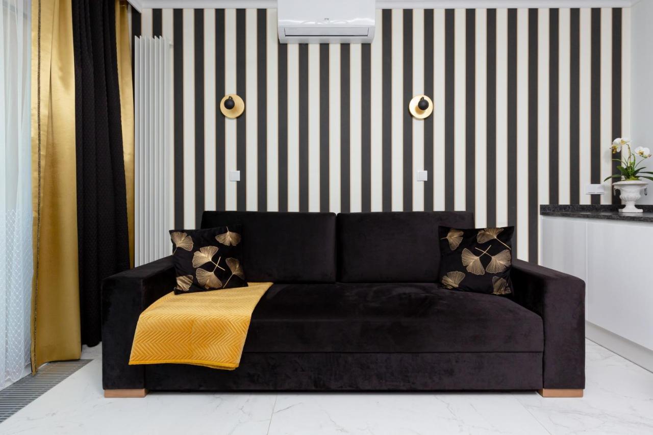 Mennica Residence - City Center Apartments By Noclegi Renters Varsavia Esterno foto