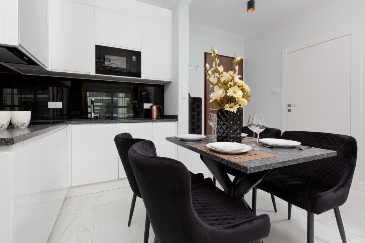Mennica Residence - City Center Apartments By Noclegi Renters Varsavia Esterno foto